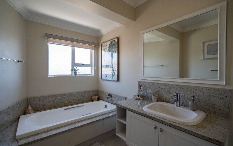 7 Bedroom Property for Sale in Royal Alfred Marina Eastern Cape